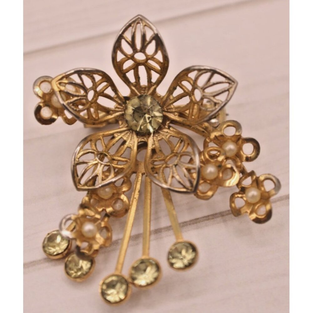 Peridot and Pearl Flower Floral Pin Brooch Lapel Hat Elegant Jewelry Vintage